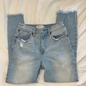Abercrombie & Fitch High Rise Mom Jeans
